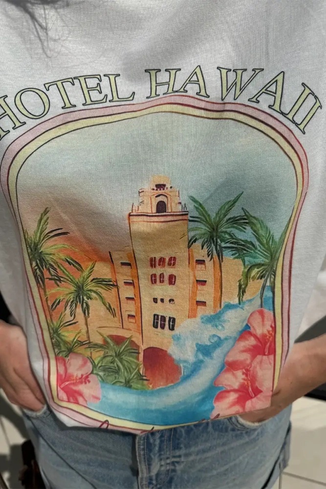 Sheila Select - Women's beige T-shirt with 'Hawaii' print